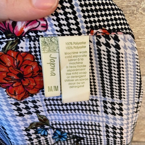 Japna Button up houndstooth  floral crop top medium - Picture 7 of 7